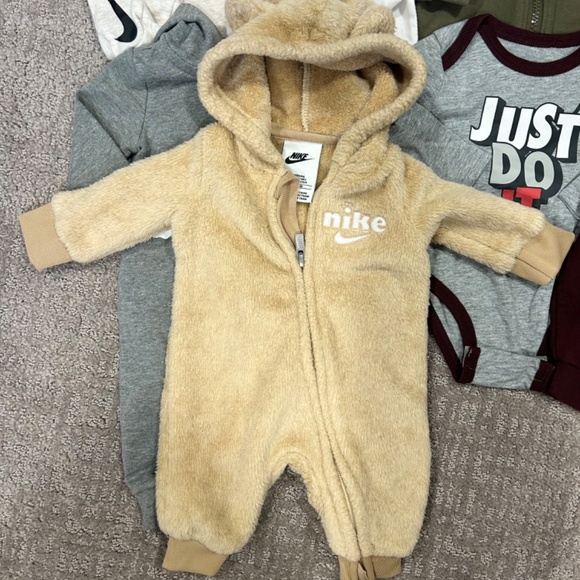 Newborn/3Mo Nike/Air Jordan Bundle - Picture 2 of 12